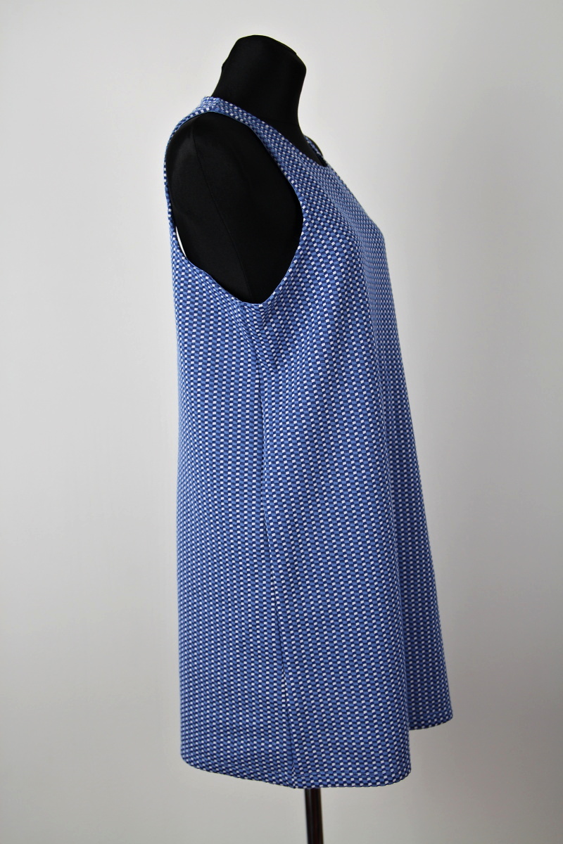 Modré šaty, Zara Trafaluc