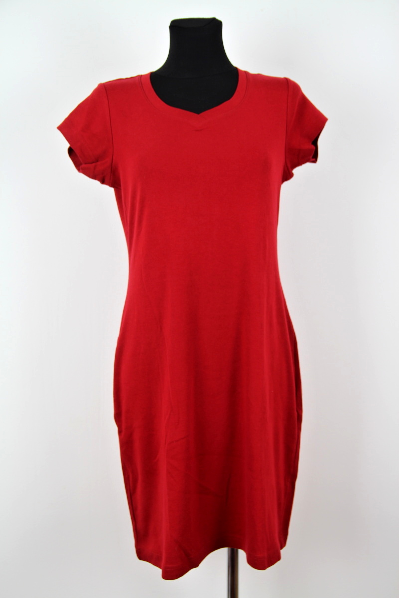Červené šaty, Helline