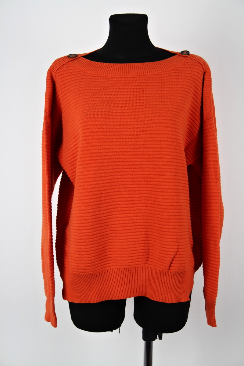 Oranžový svetr
