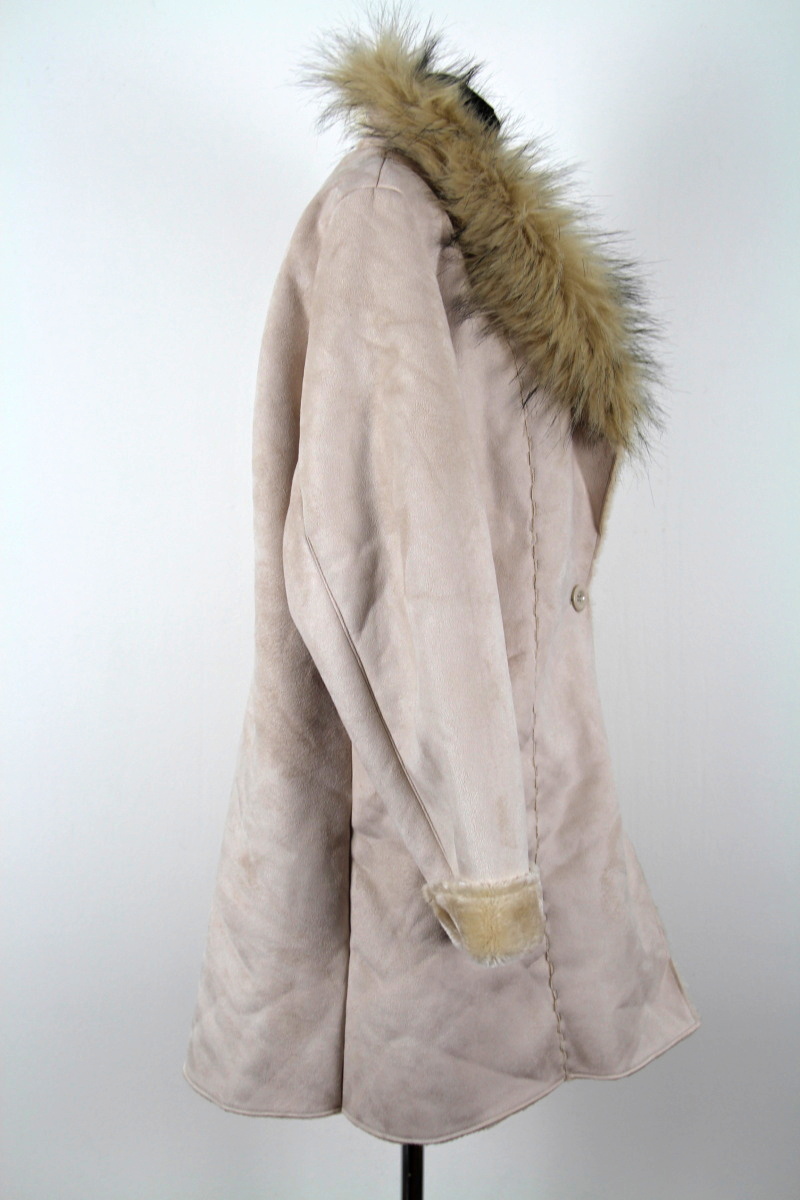 Béžový kabát, Gabriella Vincenza