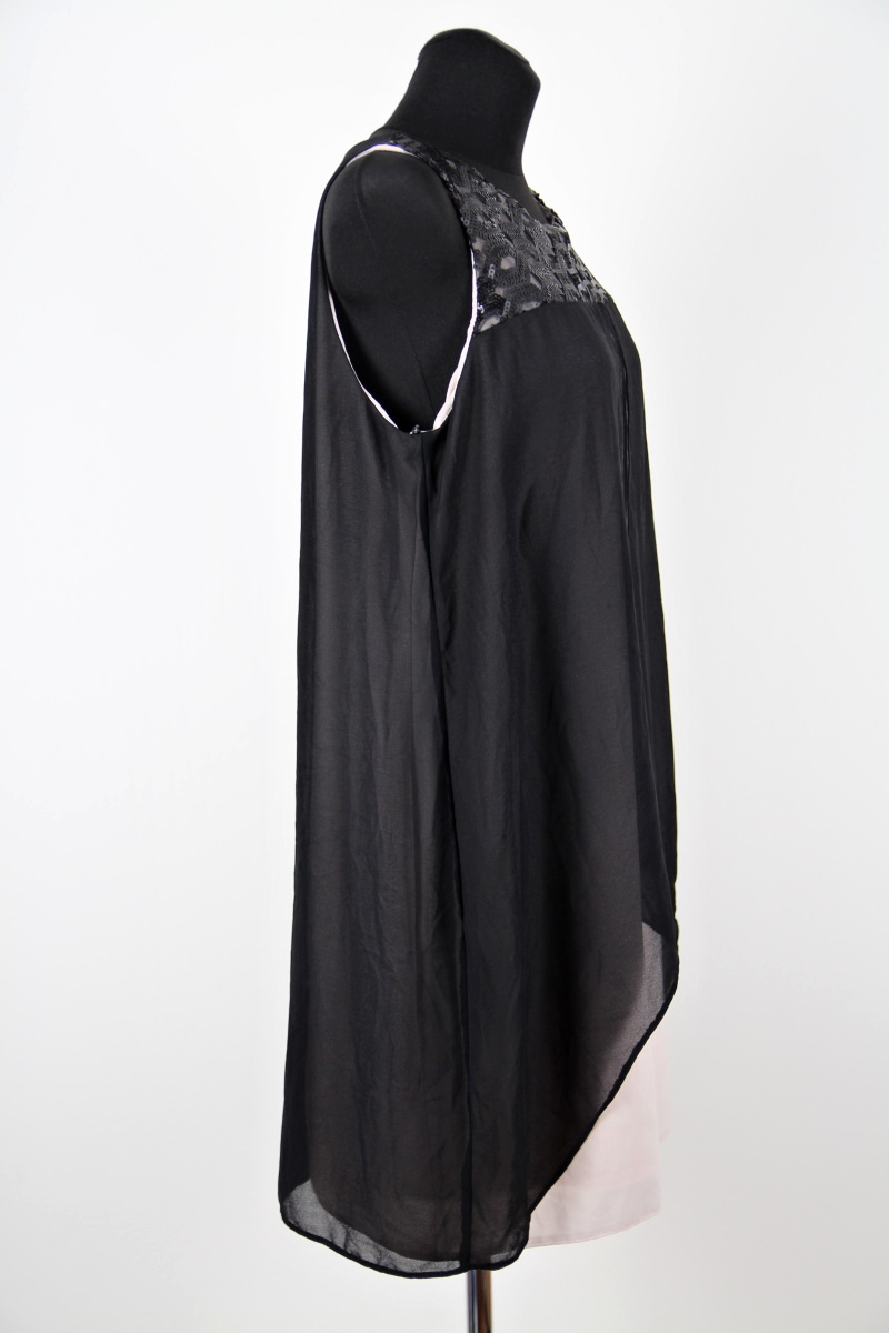 Černorůžové šaty