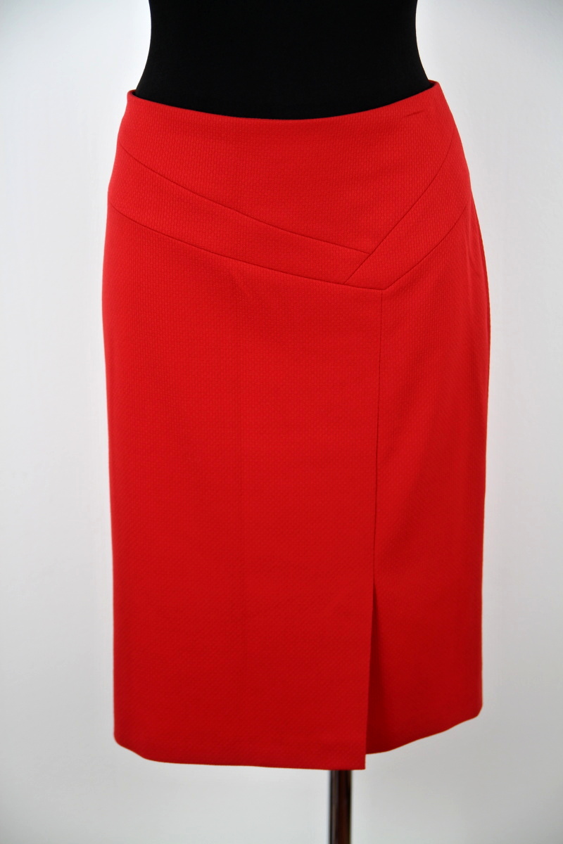  Červená sukně