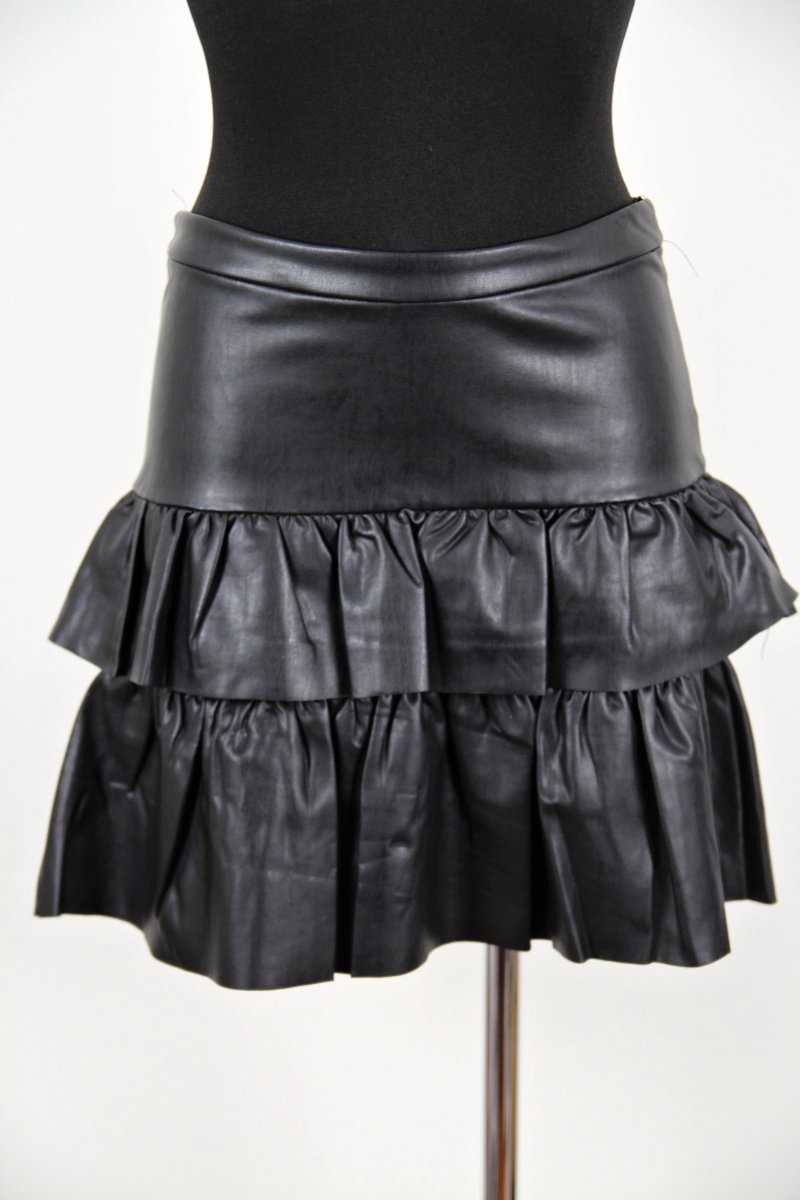 Černá sukně