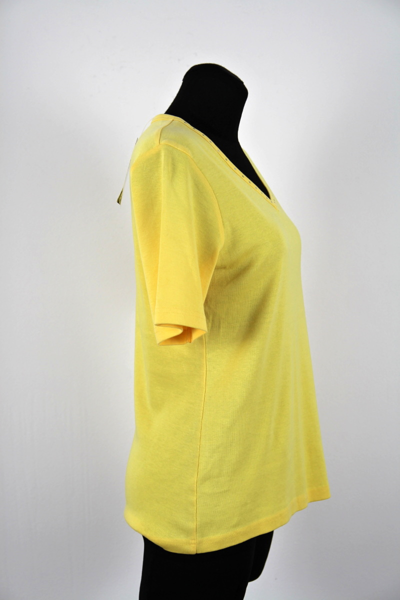 Žluté tričko, Designer