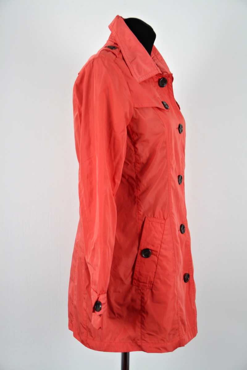  Oranžový kabátek, Gina benotti