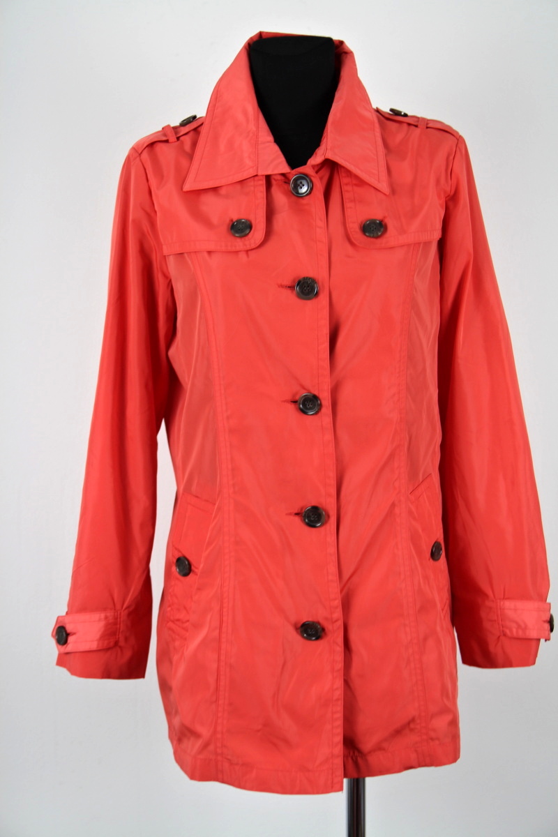 Oranžový kabátek, Gina benotti