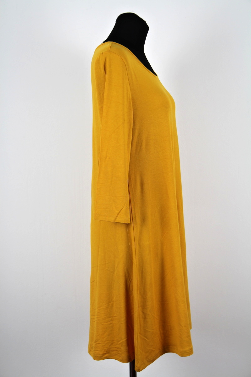 Žluté šaty, Janina