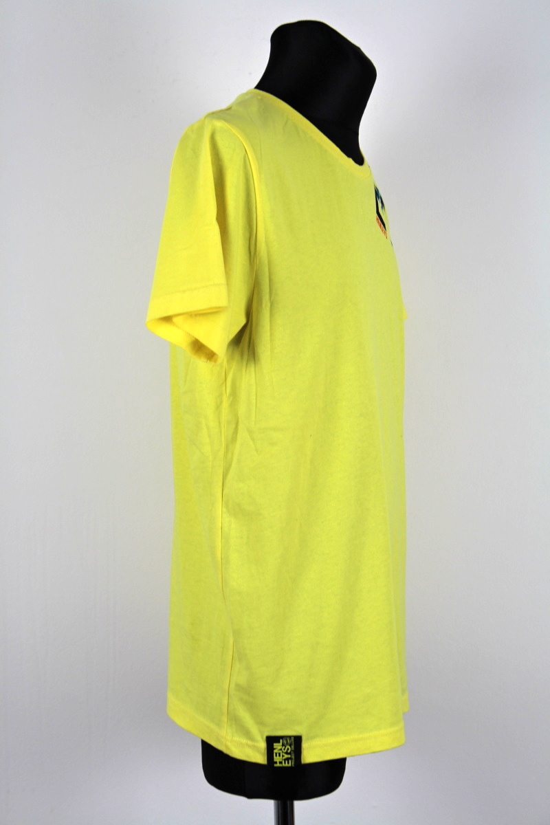 Žluté tričko, HENL EYS