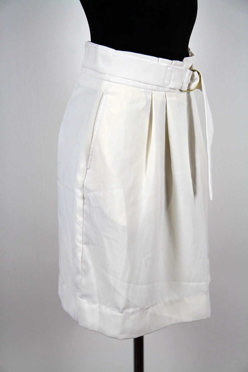 Bílá sukně
