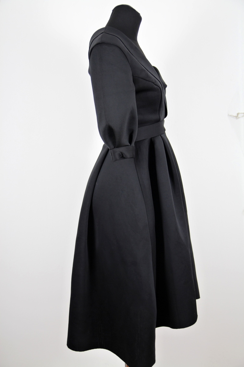 Černé šaty, Asos