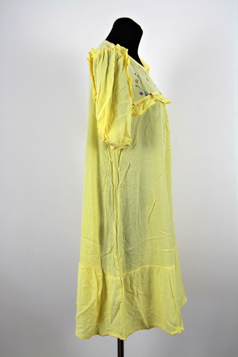 Žluté šaty