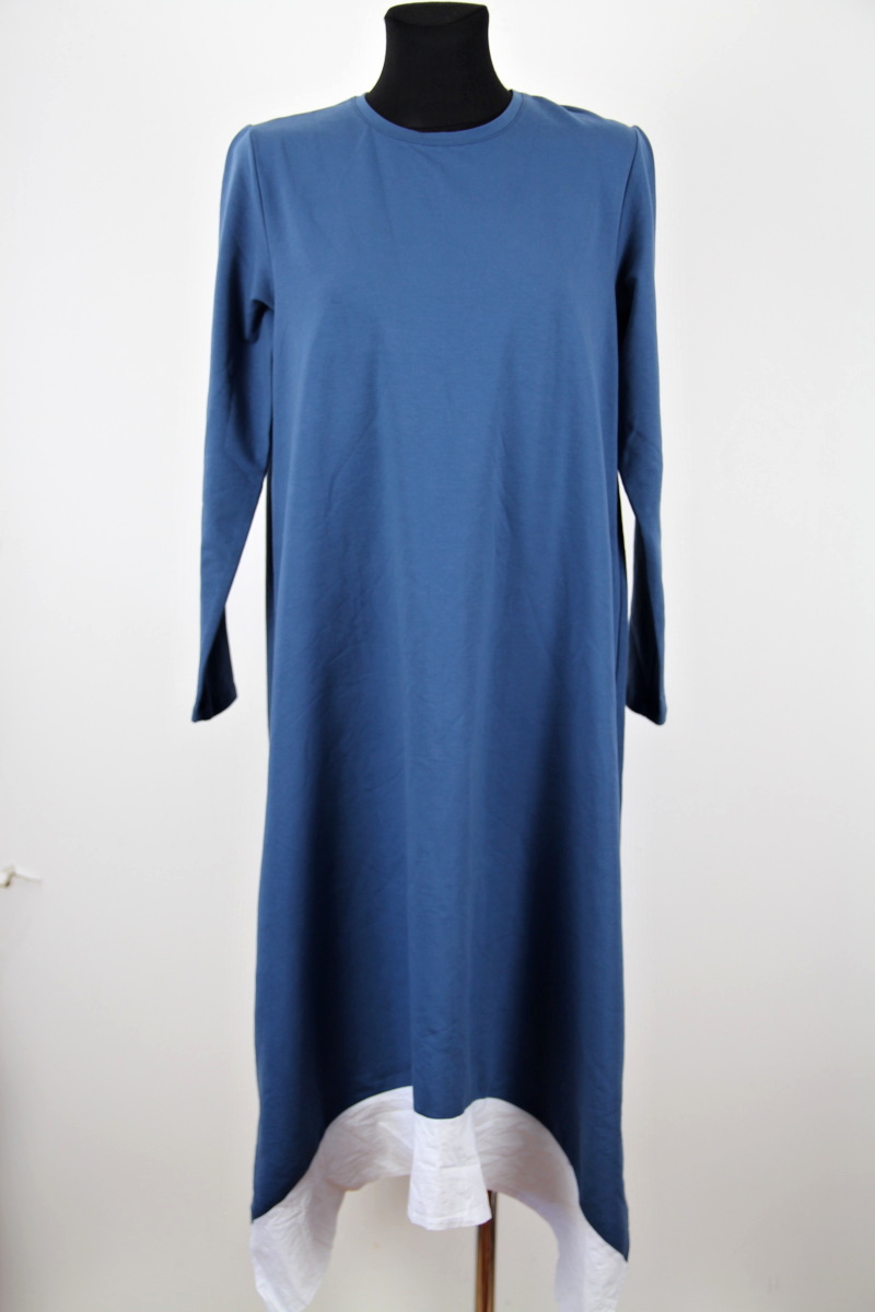 Modré šaty, Refka