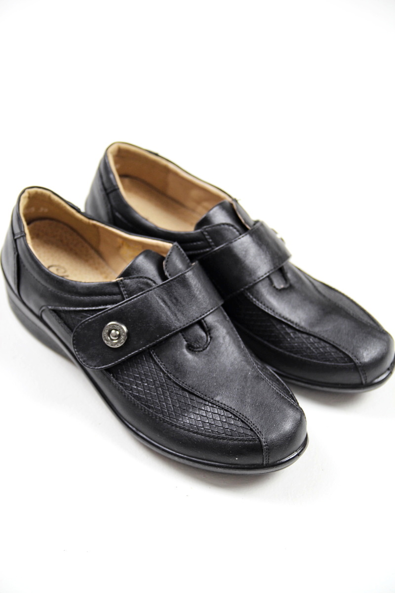 Černé boty  Chun sen 