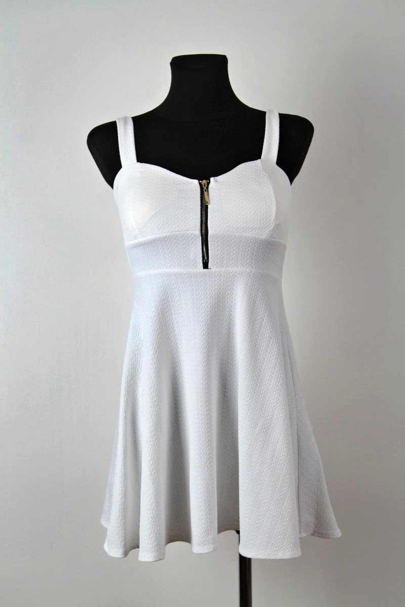 Bílé šaty 