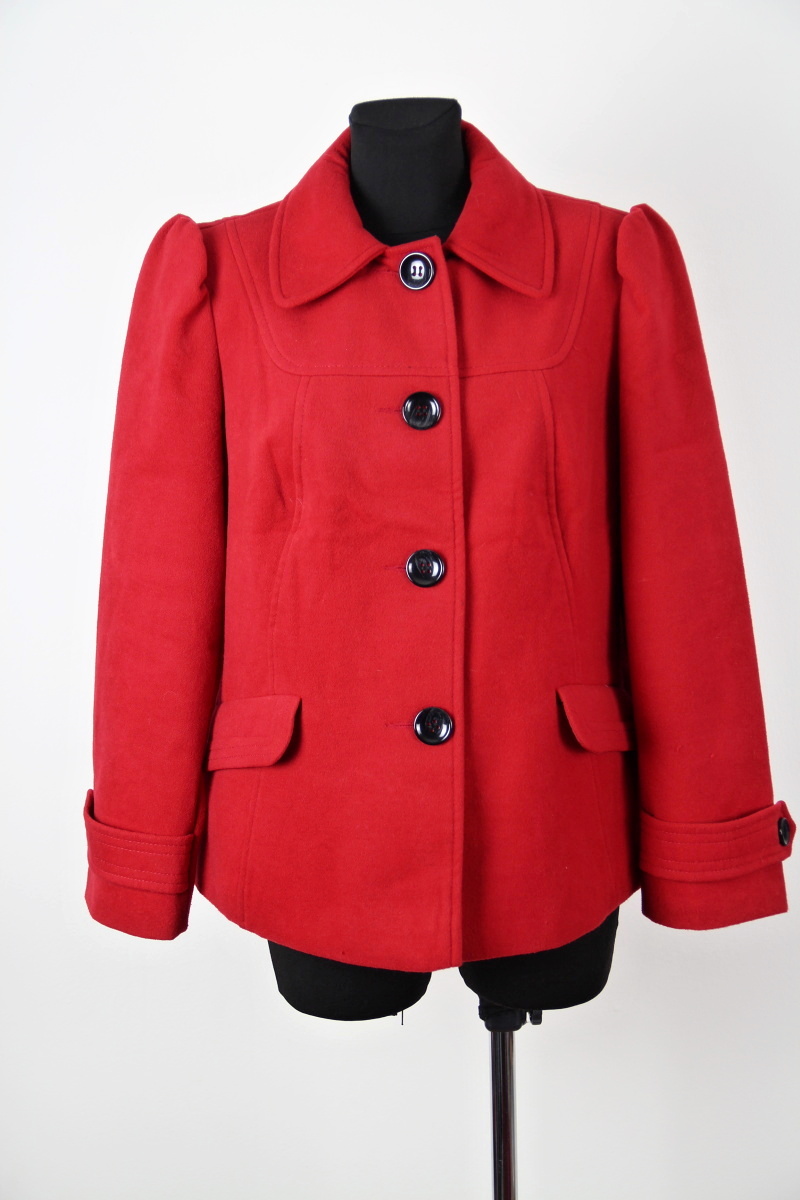 Červený kabát  BHS 
