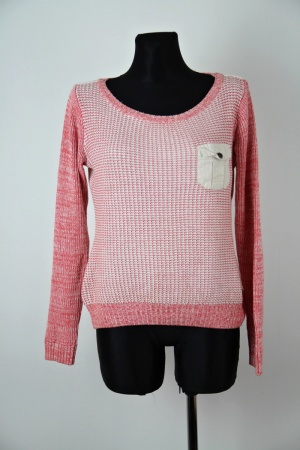 Růžový svetr