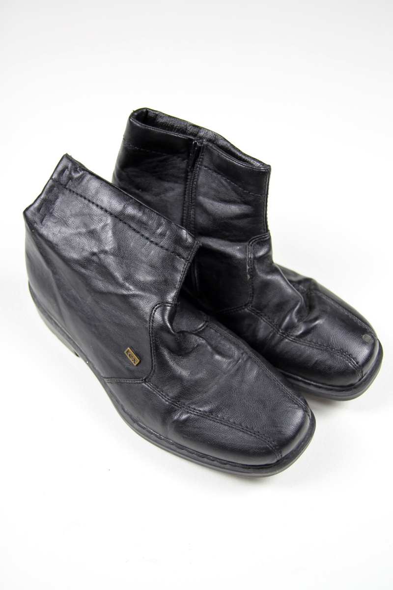 Černé boty  Comforto by Rieker 