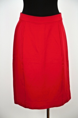 Červená sukně