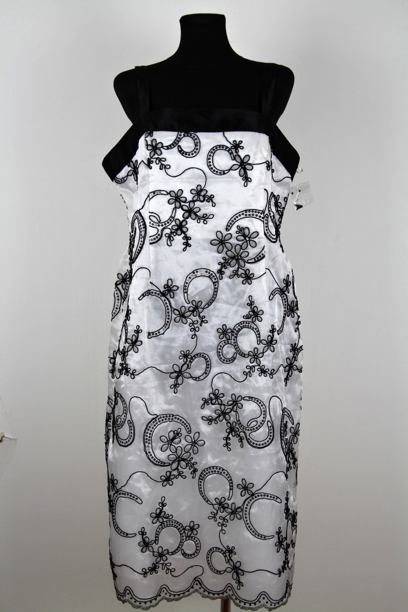  Černobílé šaty  Roman 