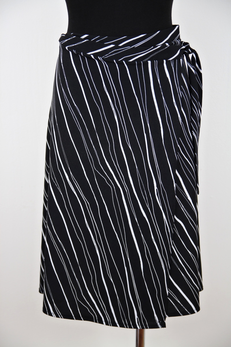 Černobílá sukně  Comma 